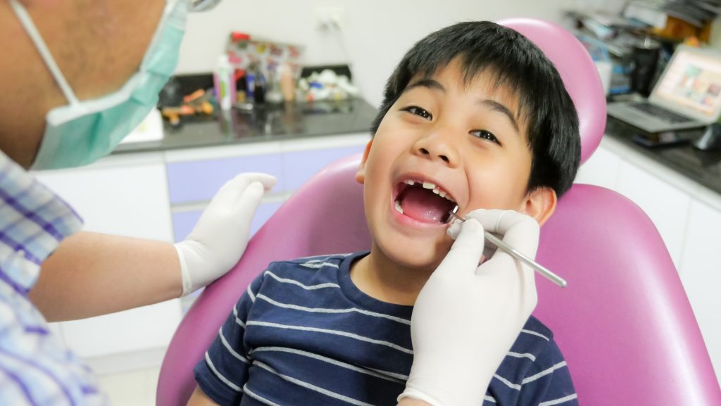 ทันตกรรมสำหรับเด็ก สำหรับเด็ก มีหมอฟันเด็กโดยเฉพาะ คลินิกทันตกรรมไวท์ทีธ 