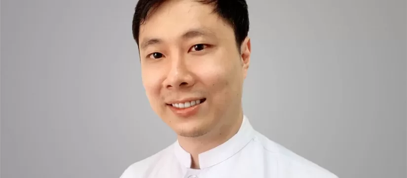 Dr.Mongkol Punsuwanwong 1 Dr.Mongkol - Oral surgery dentist - White Teeth Dental Clinic